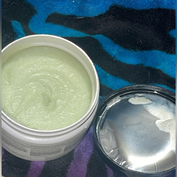 CND Pro Skincare Exfoliating hand scrub - Picture 2 of 2